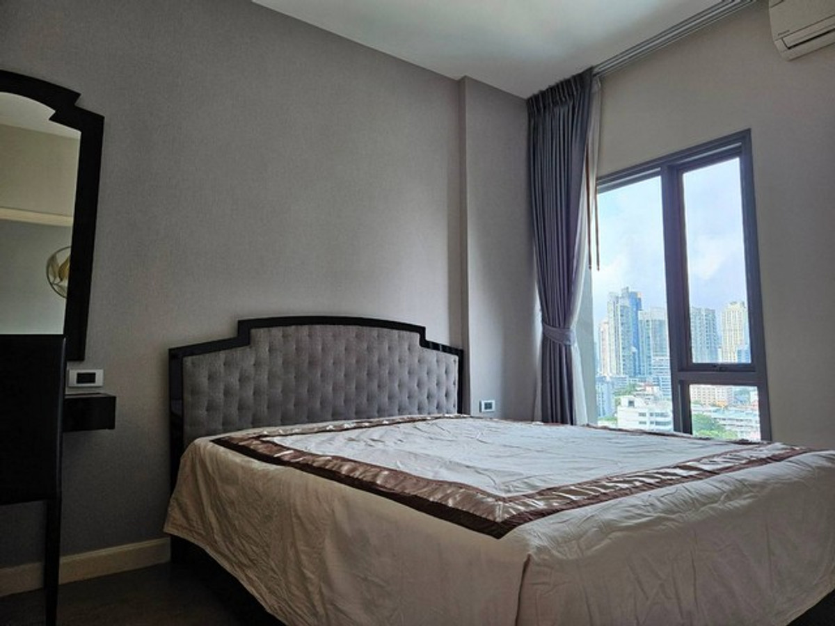 For RentCondoSukhumvit, Asoke, Thonglor : For rent: The Crest Sukhumvit 34, near BTS Thonglor 150 m., luxury room, city view, high floor.