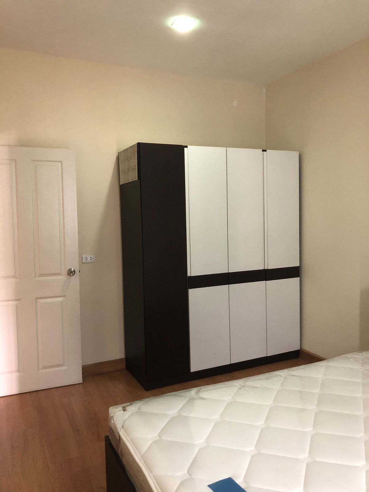 ให้เช่าทาวน์โฮมพระราม 5 ราชพฤกษ์ บางกรวย : โกลเด้น ซิตี้ ปิ่นเกล้า - จรัญสนิทวงศ์ / 5 ห้องนอน (เช่า), Golden City Pinklao - Charansanitwong / 5 Bedrooms (FOR RENT) BALL264