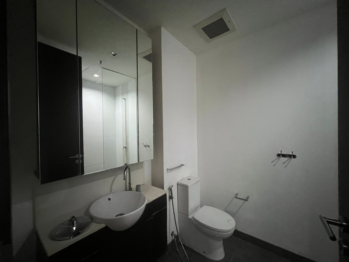 For SaleCondoSathorn, Narathiwat : Condo for Sale The Lofts Yennakart near MRT Khlong Toei & Central Rama 3