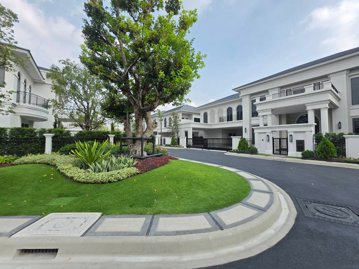 ขายบ้านปิ่นเกล้า จรัญสนิทวงศ์ : Narasiri Borommaratchachonnani: Size L Cumberland 212sqwah 843sqm. 5bed 7bath 100,000,000 Am: 0656199198