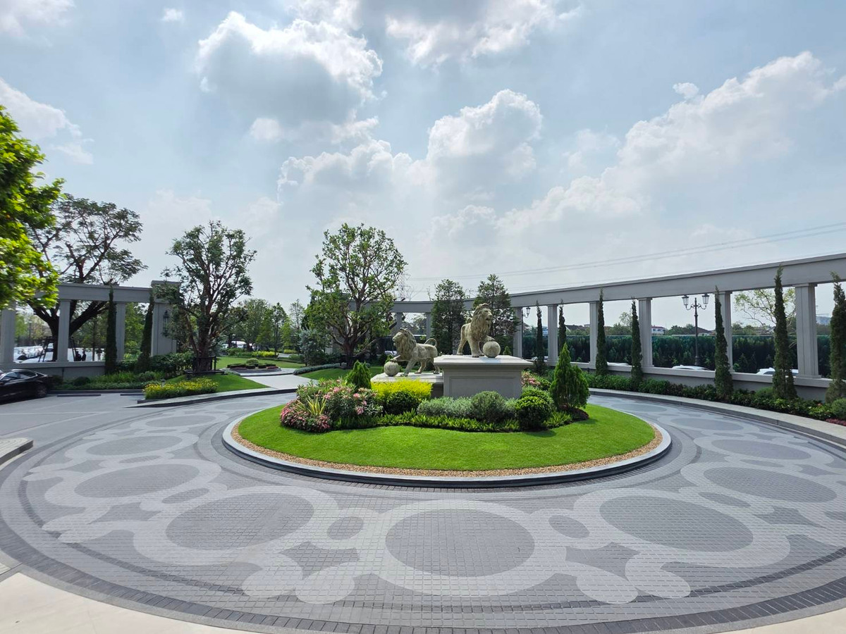 ขายบ้านปิ่นเกล้า จรัญสนิทวงศ์ : Narasiri Borommaratchachonnani: Size L Cumberland 212sqwah 843sqm. 5bed 7bath 100,000,000 Am: 0656199198