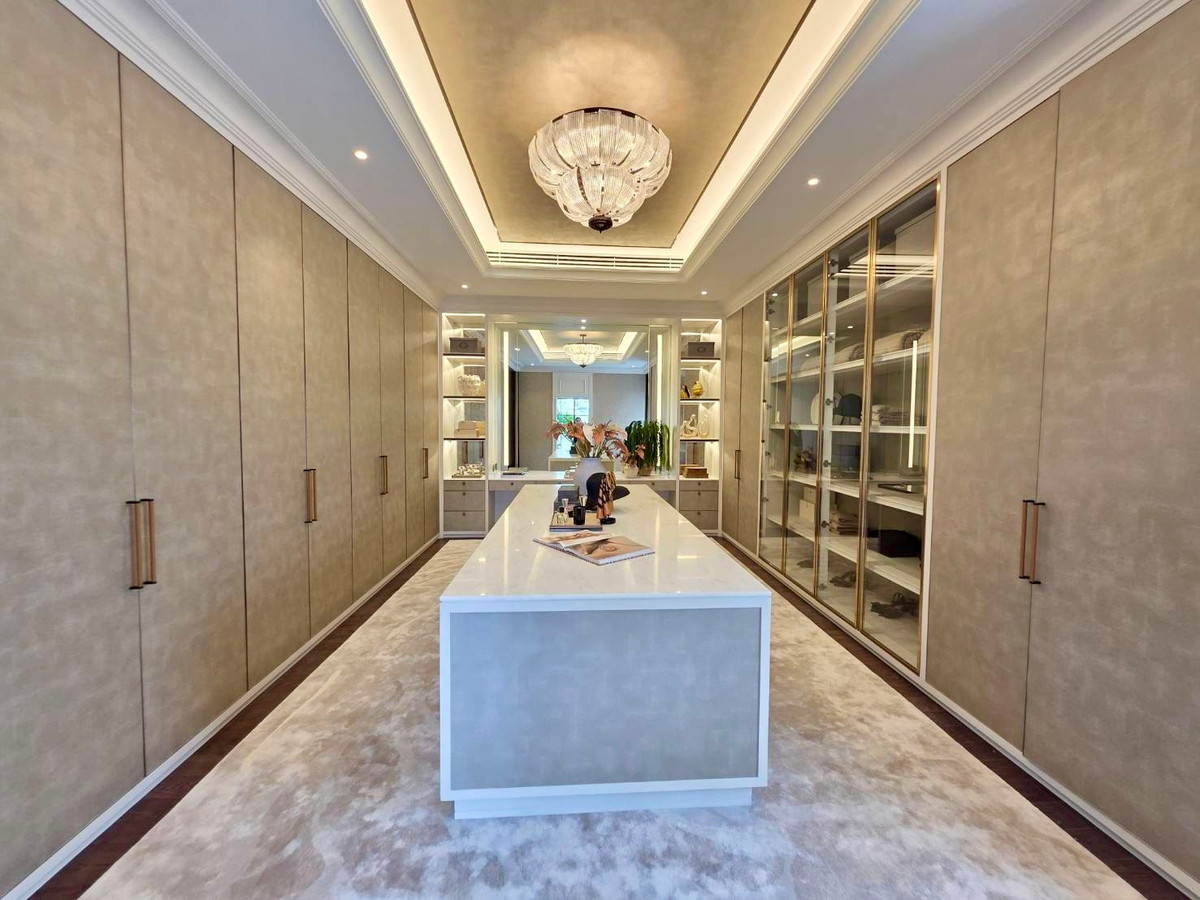 ขายบ้านปิ่นเกล้า จรัญสนิทวงศ์ : Narasiri Borommaratchachonnani: Size L Cumberland 212sqwah 843sqm. 5bed 7bath 100,000,000 Am: 0656199198