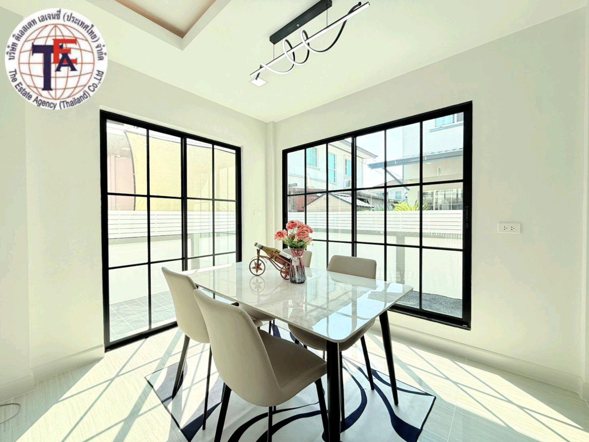 For SaleHouseMin Buri, Romklao : 2-story detached house for sale, Chaiyaphruek Village 2, Khum Klao 12, Suvarnabhumi Airport.  Sarasas Minburi School, Minburi Market, Airport Link Lat Krabang, Nopparat Hospital King Mongkuts Institute of Technology Motorway, Chaloem Phrakiat Sports Cente