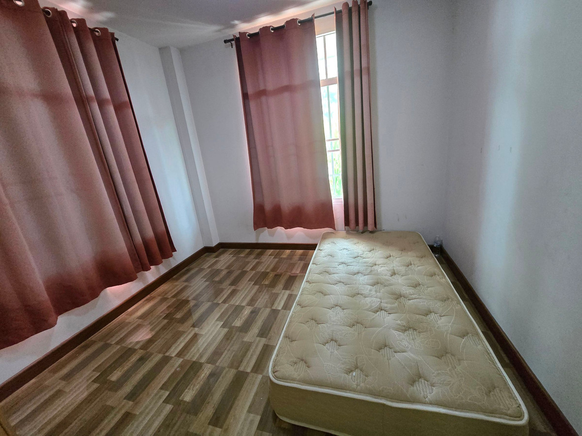 ให้เช่าบ้านลาดกระบัง สุวรรณภูมิ : ให้เช่า บ้านเดี่ยว2ชั้น  52ตรว. อยู่ถนนร่มเกล้า- เลียบมอเตอร์เวย์   ใกล้สนามบินสุวรรณภูมิ