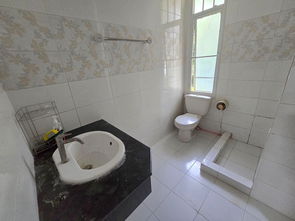 ให้เช่าบ้านลาดกระบัง สุวรรณภูมิ : ให้เช่า บ้านเดี่ยว2ชั้น  52ตรว. อยู่ถนนร่มเกล้า- เลียบมอเตอร์เวย์   ใกล้สนามบินสุวรรณภูมิ