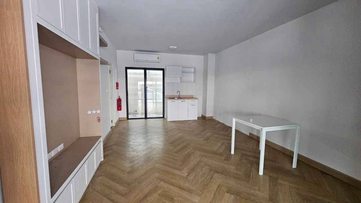 ขายทาวน์โฮมอ่อนนุช อุดมสุข : ขายด่วน!! พร้อมผู้เช่า (หมดสัญญาเดือน มิย.69) บ้านทาวน์โฮมโครงการ บ้านกลางเมือง สุขุมวิท-อ่อนนุช อ่อนนุช 70/1 ราคาดีมาก 4,990,000 บาท (ต่อรองได้อีกหากสนใจจริงๆ)