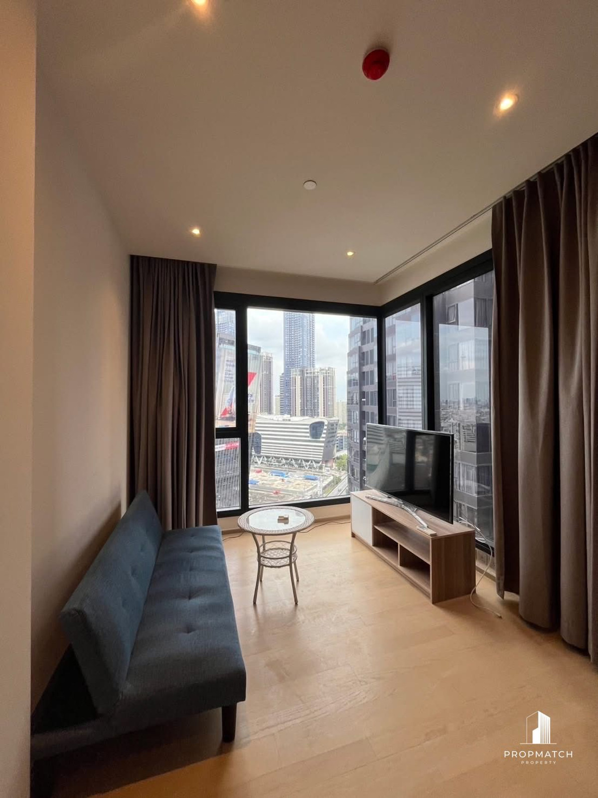 For SaleCondoRama9, Petchburi, RCA : ⚡️Hot Deal⚡️Ashton asoke rama9 ⚡️Best view Best Price 40 Sqm 7,750,000 B There are many rooms to choose from. Putter 0928895628 Line: plustor_ss