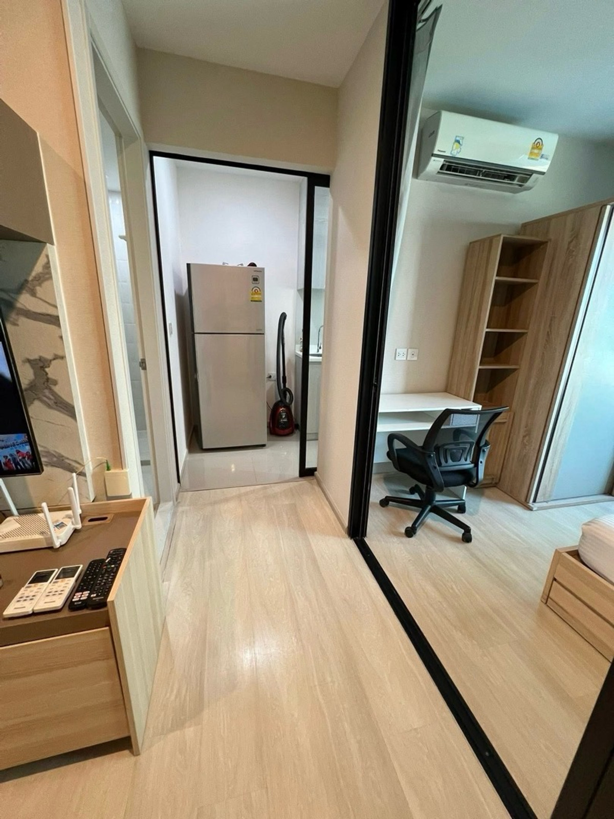 ให้เช่าคอนโดพระราม 9 เพชรบุรีตัดใหม่ RCA : 📍โครงการ : Life Asoke (ไลฟ์ อโศก)
🚝 ใกล้ : MRT เพชรบุรี 300 เมตร
💵 ราคาเช่า : 20,000 บาท / เดือน