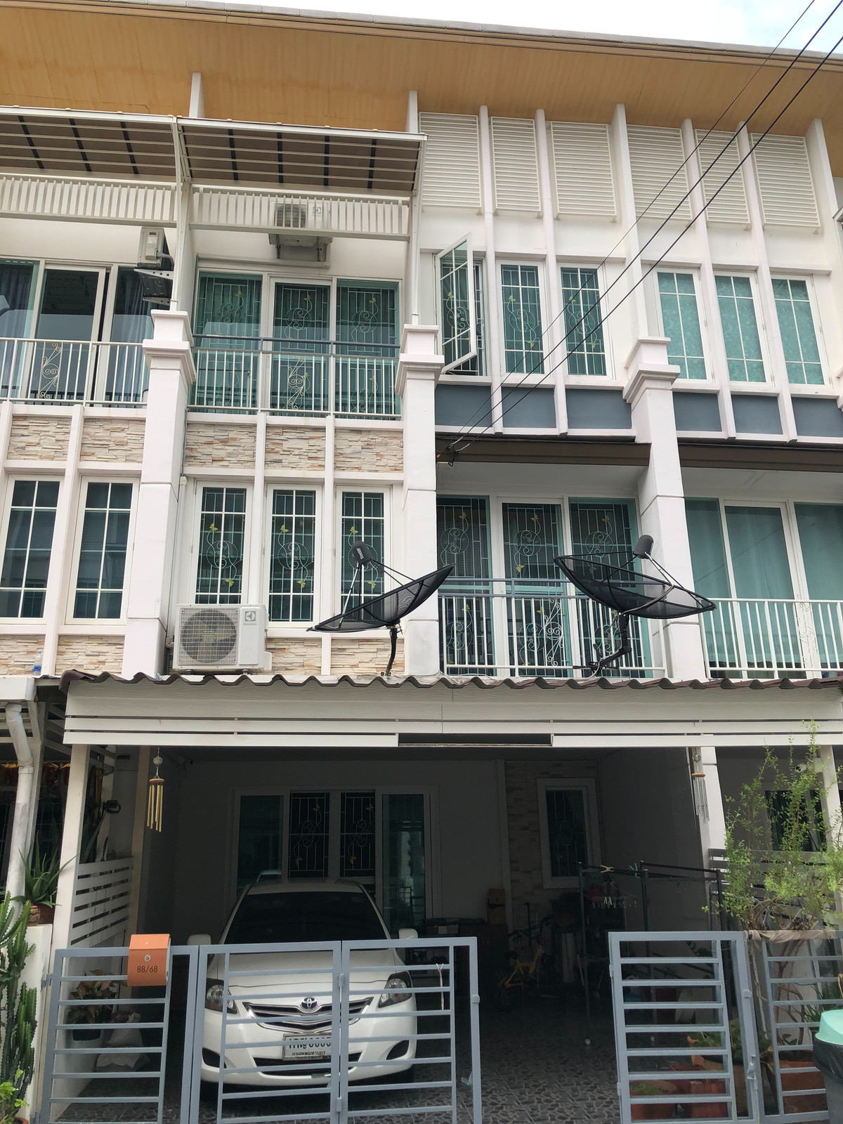 ขายทาวน์โฮมพระราม 5 ราชพฤกษ์ บางกรวย : โกลเด้น ซิตี้ ปิ่นเกล้า - จรัญสนิทวงศ์ / 5 ห้องนอน (ขาย), Golden City Pinklao - Charansanitwong / 5 Bedrooms (FOR SALE) BALL264