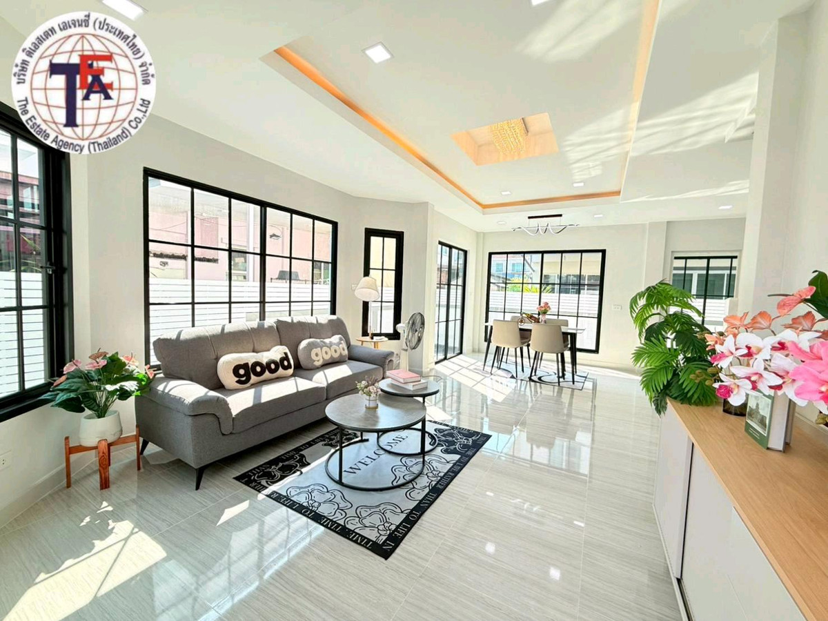 For SaleHouseMin Buri, Romklao : 2-story detached house for sale, Chaiyaphruek Village 2, Khum Klao 12, Suvarnabhumi Airport.  Sarasas Minburi School, Minburi Market, Airport Link Lat Krabang, Nopparat Hospital King Mongkuts Institute of Technology Motorway, Chaloem Phrakiat Sports Cente