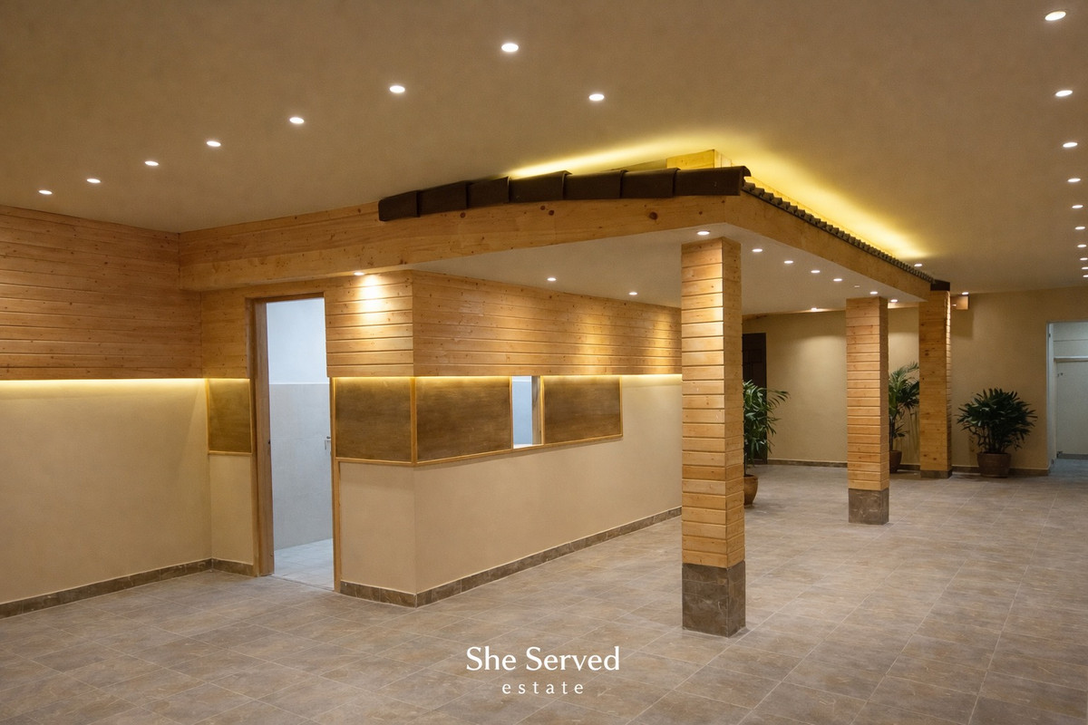 For RentHouseSapankwai,Jatujak : ◈ Detached House for Rent • Inthamara 3 (Phaya Thai) ◈ Prime Location • Near BTS Saphan Khwai & Ari • Ideal for Business ◈ Land area 307 sq.wah • Usable area approx. 225 sq.m. + Townhouse within the same compound • Parking for up to 10 cars