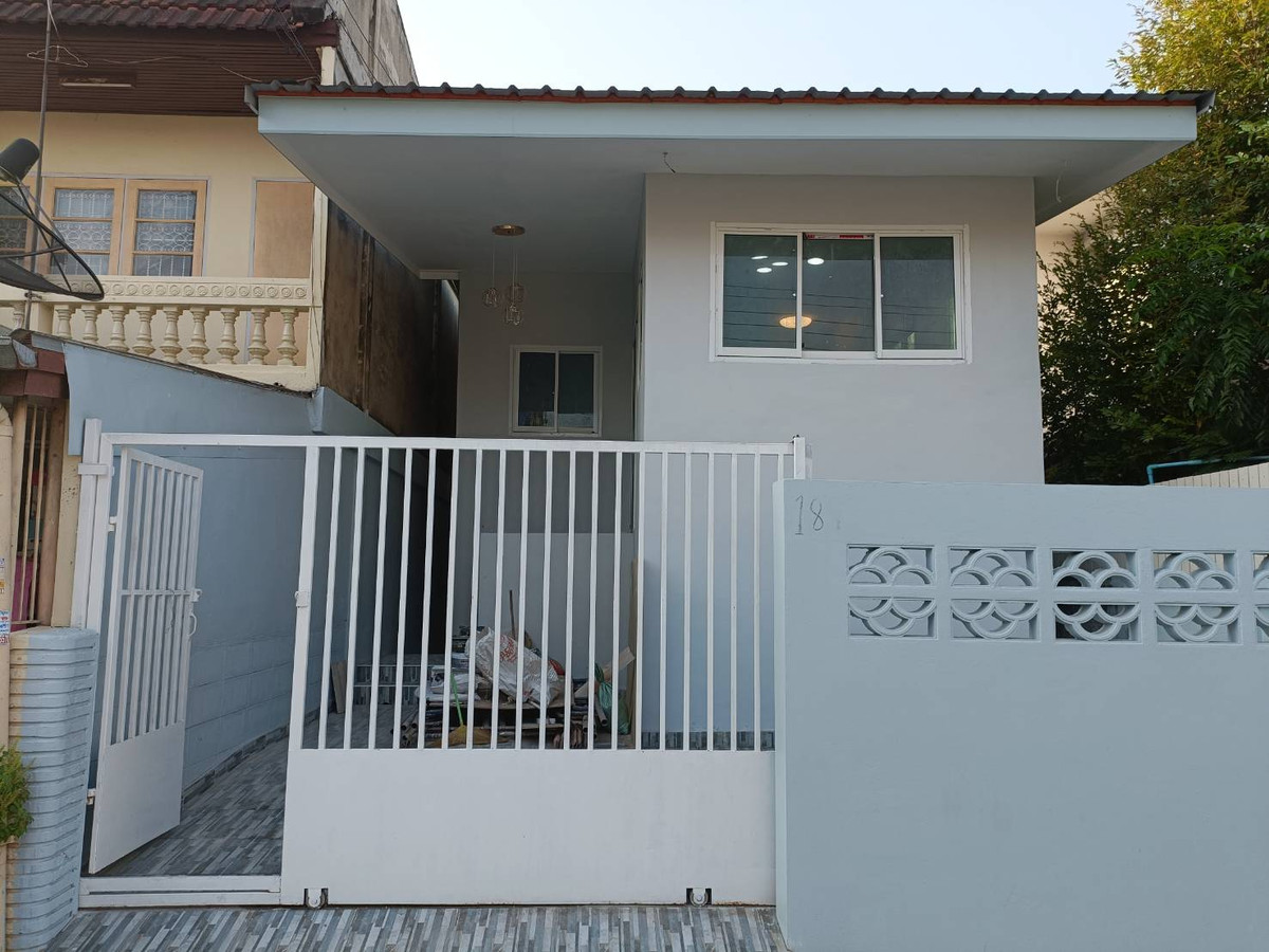 For SaleTownhomePhutthamonthon, Salaya : Newly built house for sale, 1st hand, one floor, 23 square wah, corner house, 3 bedrooms, Ruamkuea Village, Thawi Watthana 25, near Mahidol Salaya.