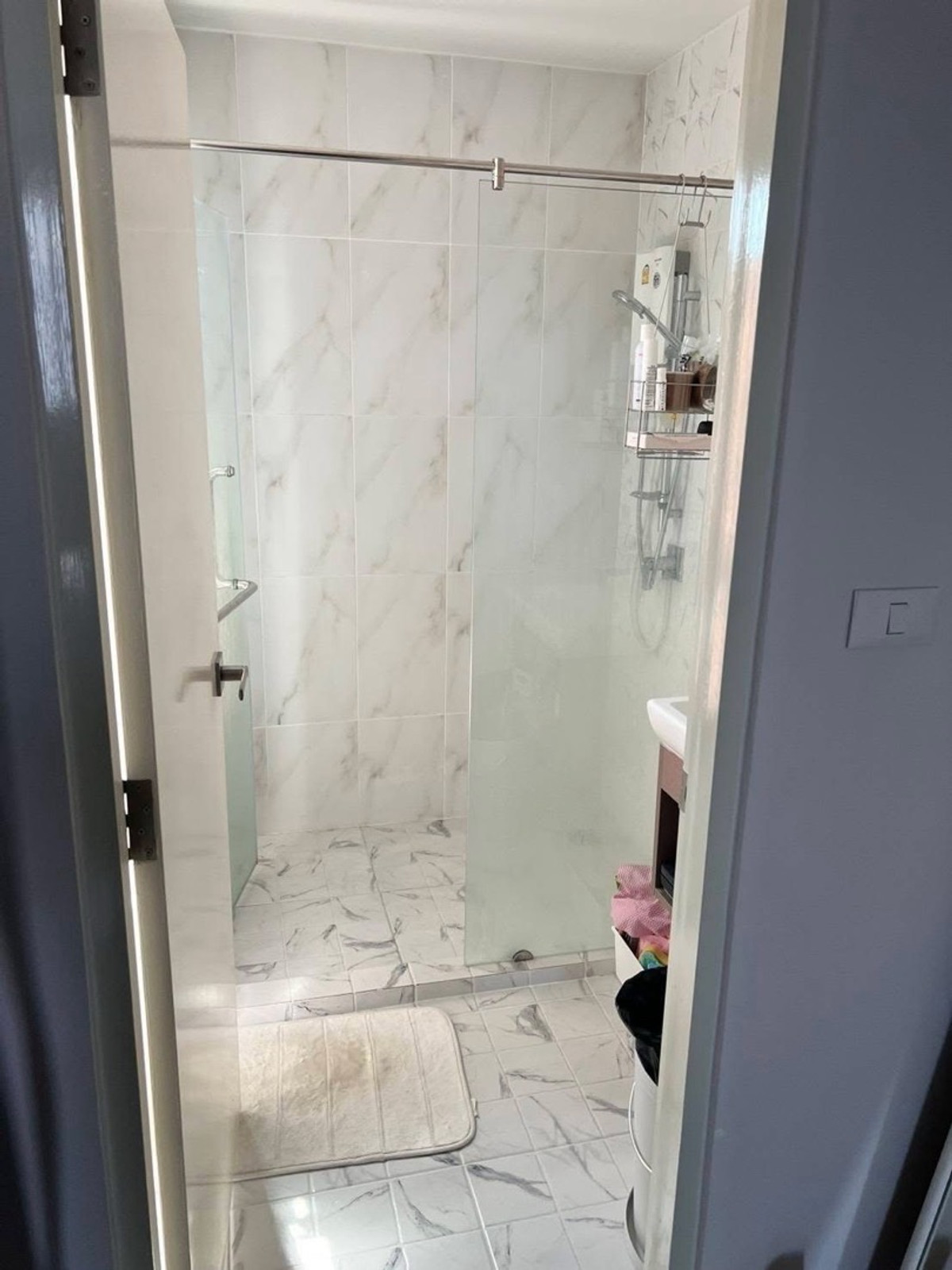 ขายทาวน์โฮมอ่อนนุช อุดมสุข : ขายด่วน!! พร้อมผู้เช่า (หมดสัญญาเดือน มิย.69) บ้านทาวน์โฮมโครงการ บ้านกลางเมือง สุขุมวิท-อ่อนนุช อ่อนนุช 70/1 ราคาดีมาก 4,990,000 บาท (ต่อรองได้อีกหากสนใจจริงๆ)