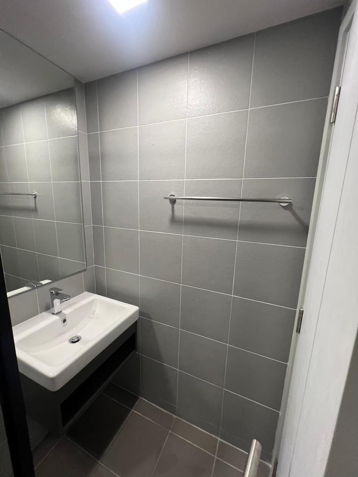 ขายคอนโดปทุมธานี รังสิต ธรรมศาสตร์ : 📣ขาย Kave Town Colony เจ้าของขายเอง 🏠ตึก B ชั้น 4 ทิศเหนือตำแหน่งดี ไม่ติดผู้เช่า มี2ห้องติดกัน 📞091-7503016 แคท