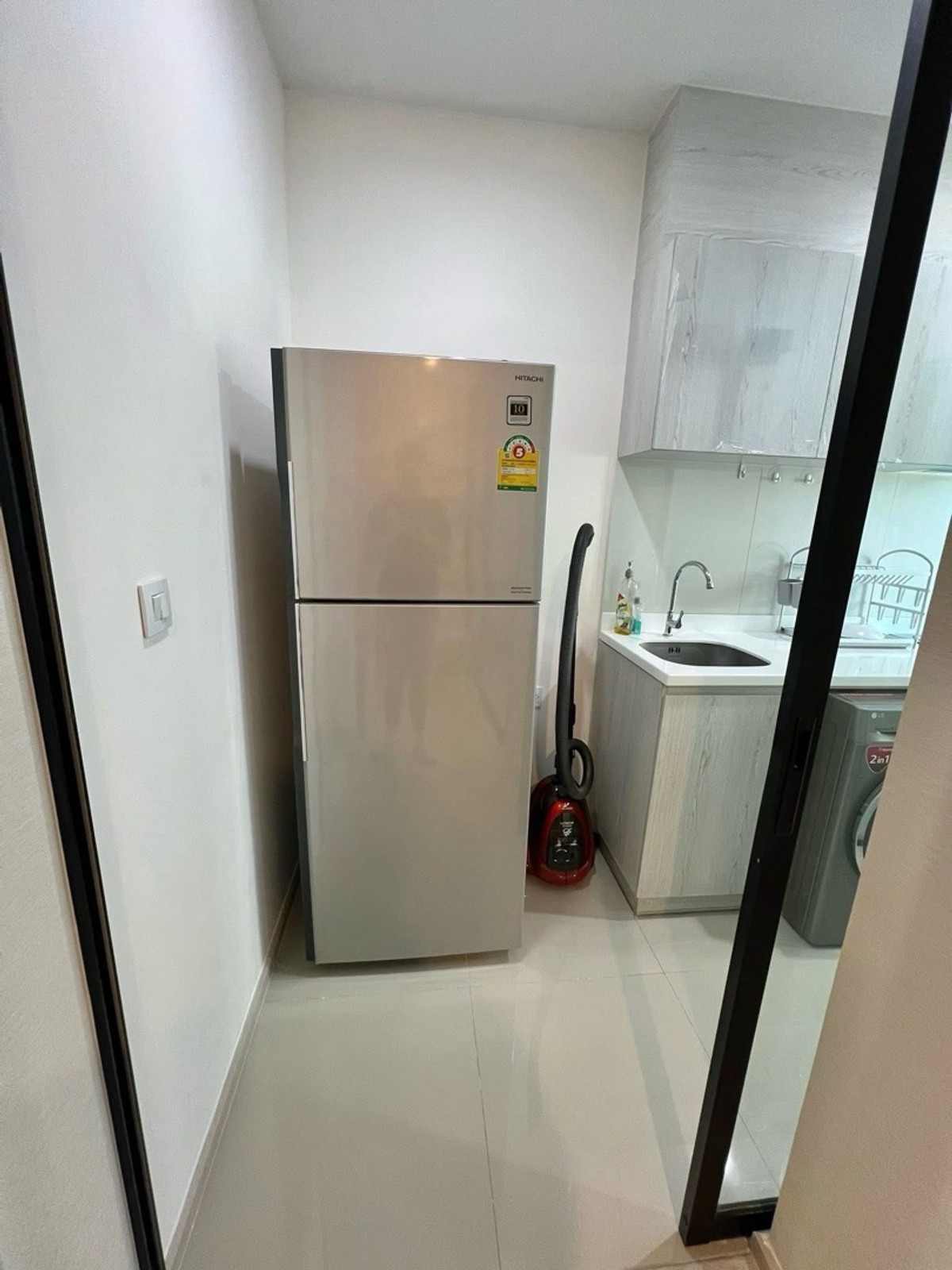 ให้เช่าคอนโดพระราม 9 เพชรบุรีตัดใหม่ RCA : 📍โครงการ : Life Asoke (ไลฟ์ อโศก)
🚝 ใกล้ : MRT เพชรบุรี 300 เมตร
💵 ราคาเช่า : 20,000 บาท / เดือน