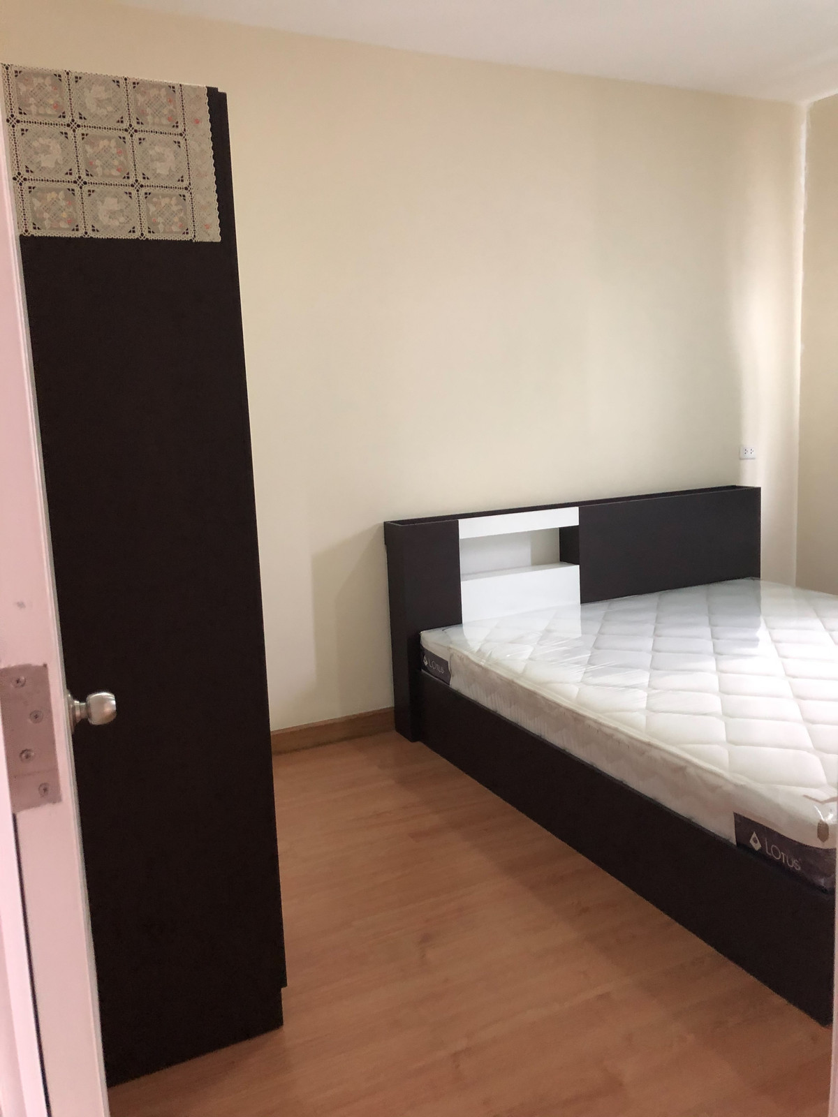 ให้เช่าทาวน์โฮมพระราม 5 ราชพฤกษ์ บางกรวย : โกลเด้น ซิตี้ ปิ่นเกล้า - จรัญสนิทวงศ์ / 5 ห้องนอน (เช่า), Golden City Pinklao - Charansanitwong / 5 Bedrooms (FOR RENT) BALL264