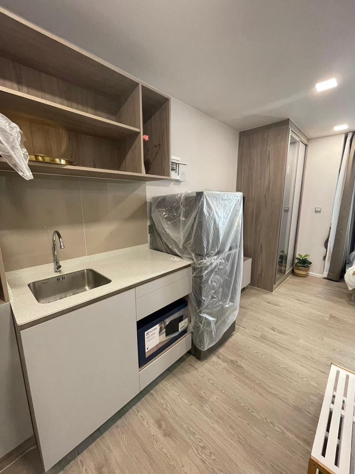 ขายคอนโดปทุมธานี รังสิต ธรรมศาสตร์ : 📣ขาย Kave Town Colony เจ้าของขายเอง 🏠ตึก B ชั้น 4 ทิศเหนือตำแหน่งดี ไม่ติดผู้เช่า มี2ห้องติดกัน 📞091-7503016 แคท