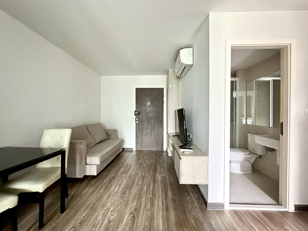 For RentCondoRatchadapisek, Huaikwang, Suttisan : Low-rise condo with a beautiful unit, comfortable to live in, and a peaceful atmosphere