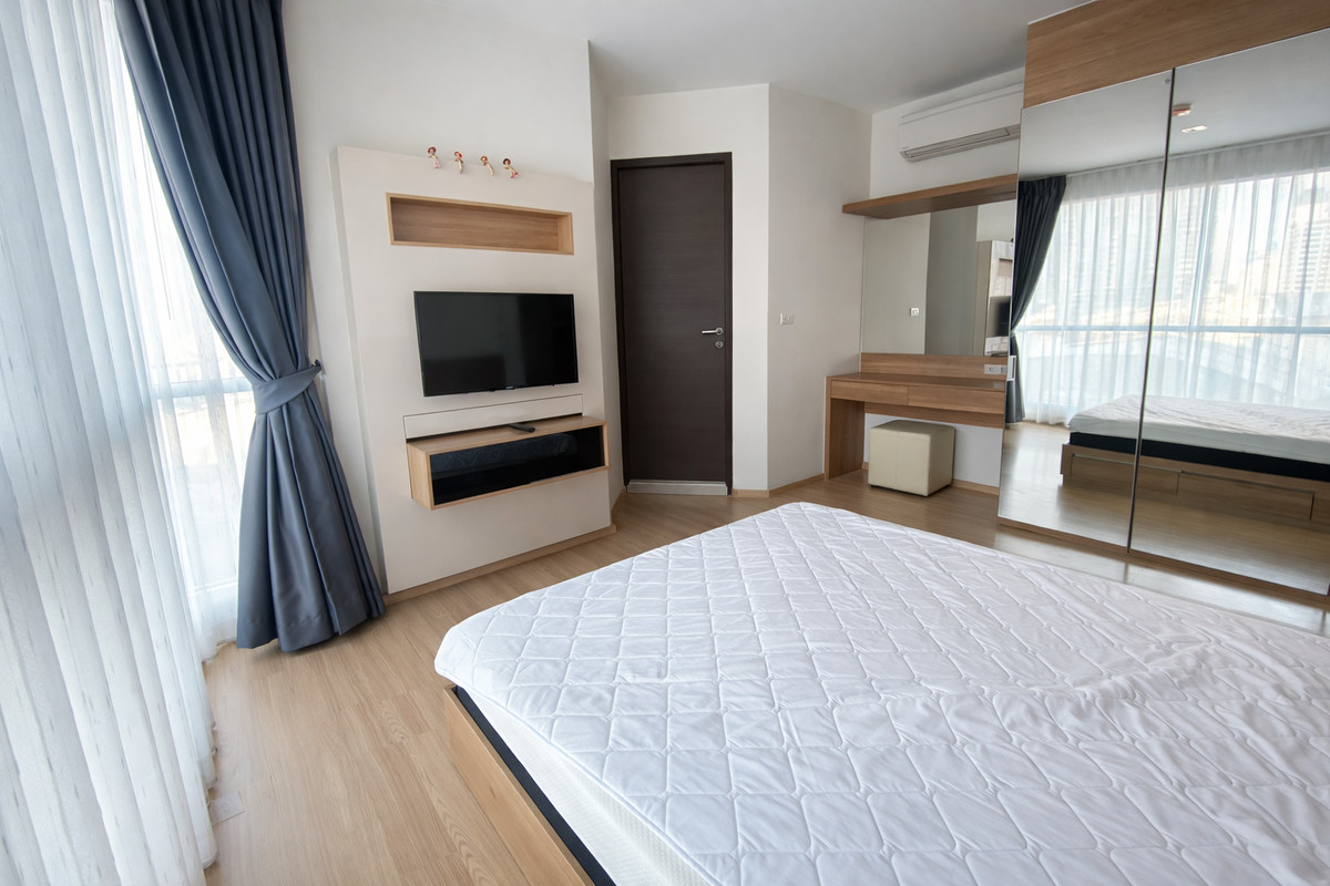 ขายคอนโดสาทร นราธิวาส : Rhythm Sathorn / 1 Bedroom (SALE WITH TENENT), ริธึ่ม สาทร / 1 ห้องนอน (ขายพร้อมผู้เช่า) PT031