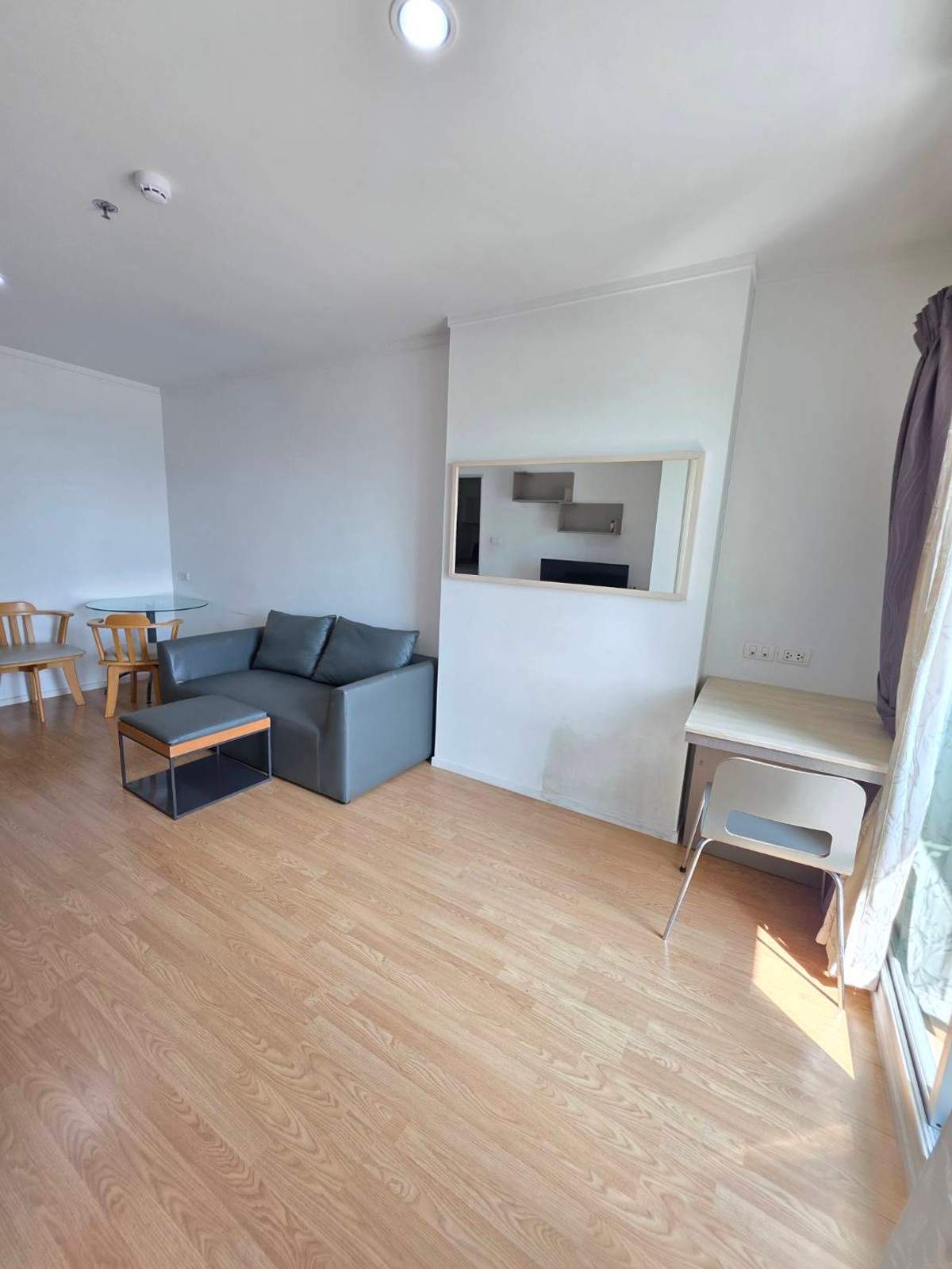 For RentCondoPattanakan, Srinakarin : Next to the BTS Yellow Line, Hua Mak Station.