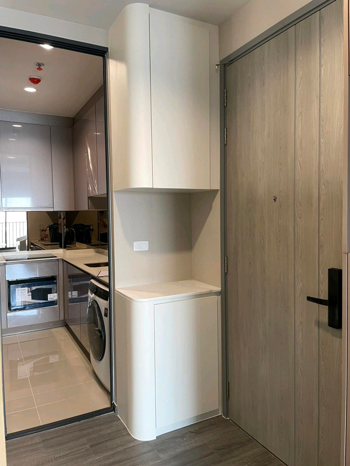 For RentCondoKhlongtoei, Kluaynamthai : Ready to Move-In on March 2026
(Newly Decorated 3 Bedroom 110sqm)