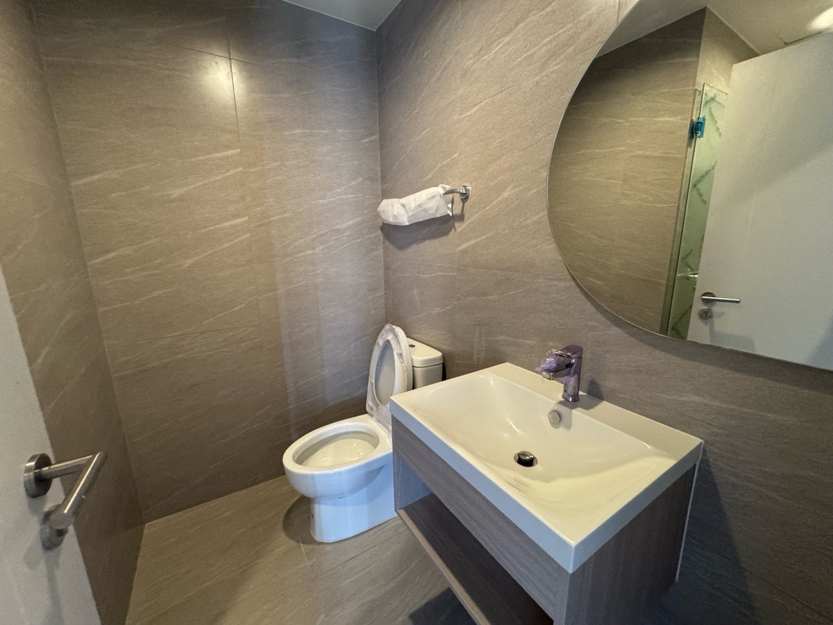 For SaleCondoWongwianyai, Charoennakor : Hot Deal🔥 2 bedrooms, Rare Unit, river view, special price 9.29 million baht, high floor, contact 0869017364