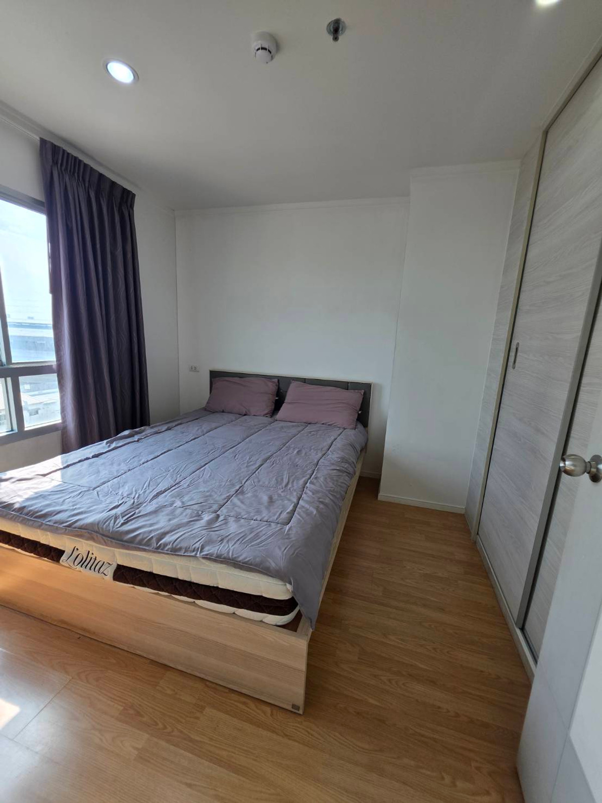 For RentCondoPattanakan, Srinakarin : Next to the BTS Yellow Line, Hua Mak Station.