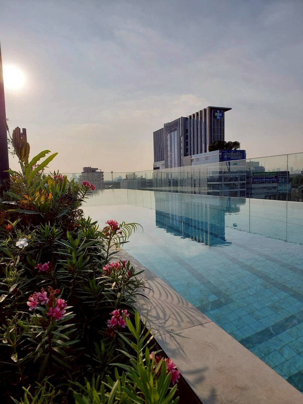 For RentCondoOnnut, Udomsuk : Condo ready to move in, only 500 meters from BTS Bang Chak.