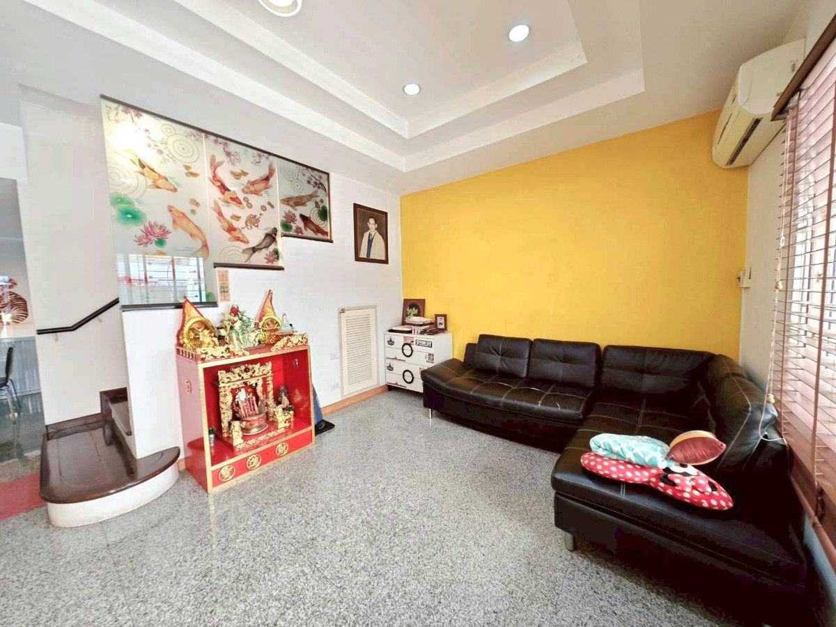 For SaleTownhomeRattanathibet, Sanambinna : 🏡✨ Urgent sale, 3-story townhome, newly renovated, ready to move in.