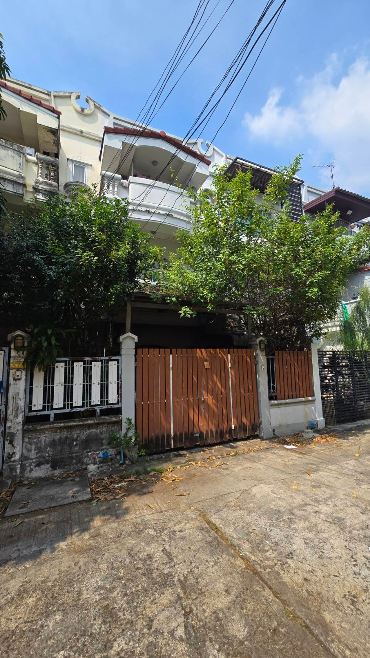 ขายทาวน์โฮมเกษตรศาสตร์ รัชโยธิน : บ้านทาวน์โฮม 3 ชั้น ซอยรัชดา 36 แยก19-3  แบบ 3 ชั้น 4ห้องนอน 3ห้องน้ำ