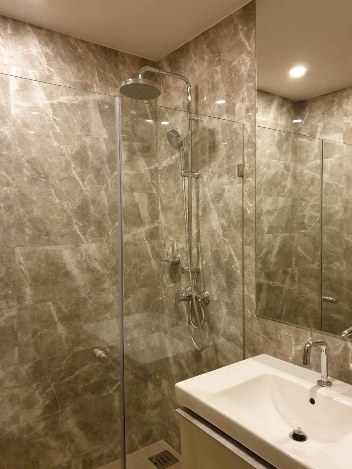 ให้เช่าคอนโดราชเทวี พญาไท : Ideo Q Siam Ratchathewi【𝐑𝐄𝐍𝐓】🔥ลุค Modern Luxury สุขุม มีระดับ เหมาะกับคนทำงานใจกลางเมือง🔥 ติดต่อไลน์ไอดี: @hacondo