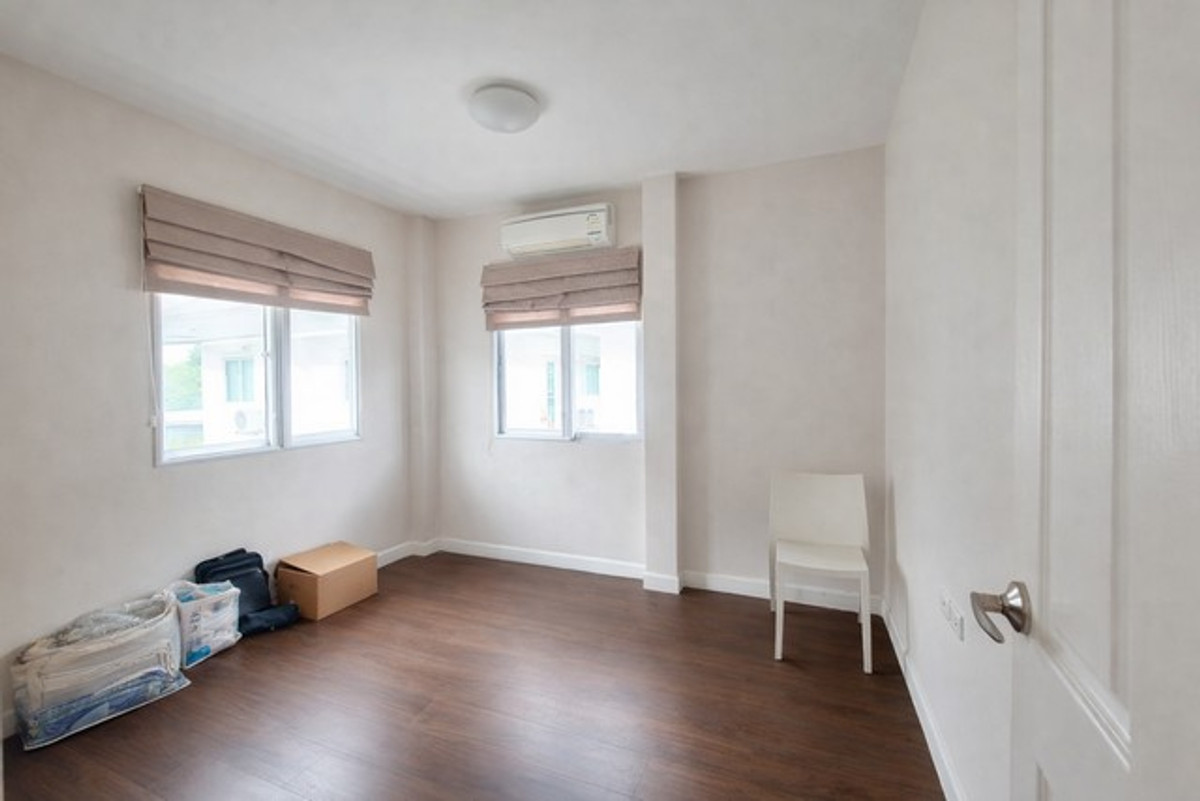 For SaleMin Buri, Romklao : Semi-detached house with detached house feel, Prompat Priva, lots of space, 144 sq m., project main line. Answering the needs of starting families