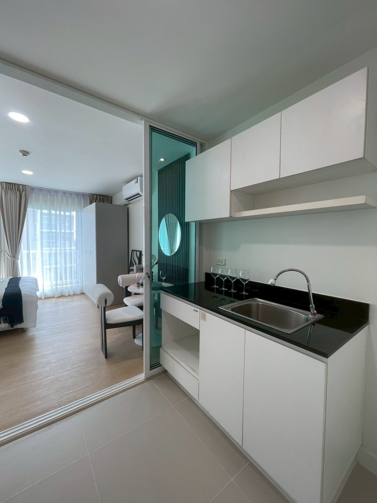 ขายคอนโดเลียบทางด่วนรามอินทรา : WE Condo Ekkamai - Ramindra / Studio (FOR SALE), วี คอนโด เอกมัย - รามอินทรา / สตูดิโอ (ขาย) AMP004