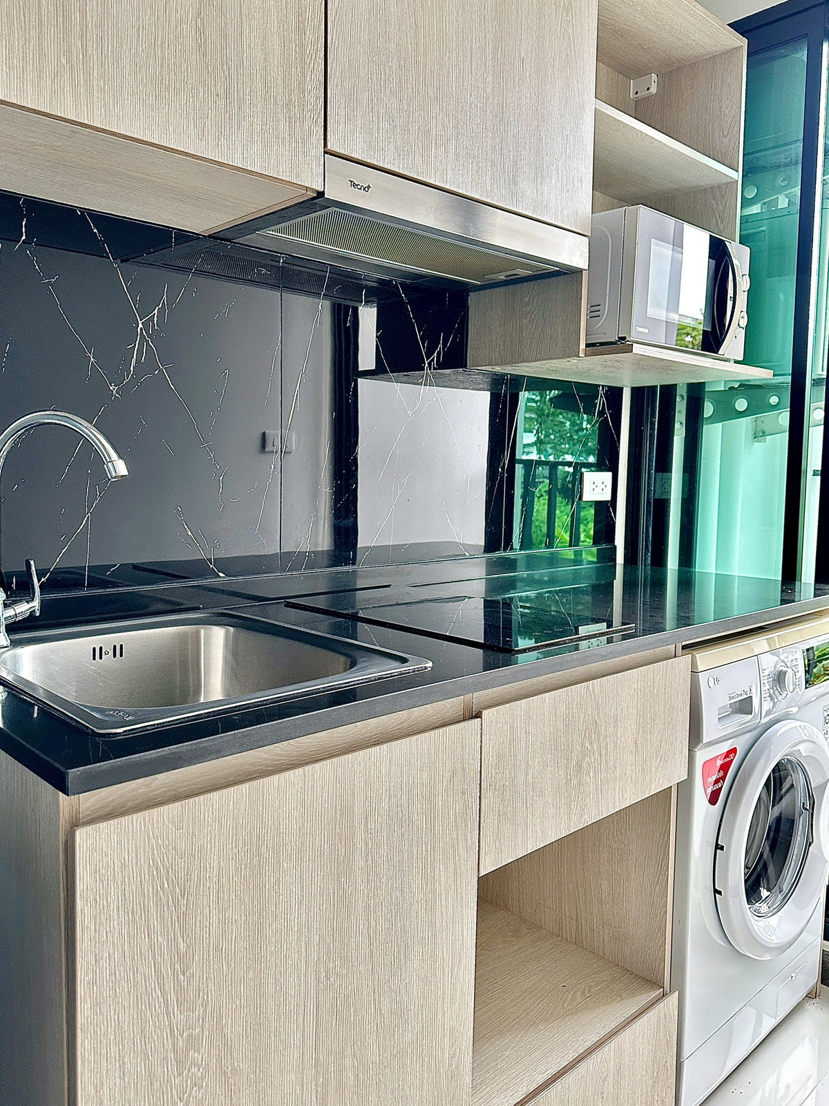 For RentCondoRatchadapisek, Huaikwang, Suttisan : Low-rise condo with a beautiful unit, comfortable to live in, and a peaceful atmosphere