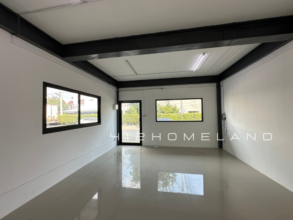 For RentWarehouseSamut Prakan,Samrong : Warehouse for rent, 1,000 sq m., Soi Wat Nam Daeng, new condition, water and electricity ready, large vehicles can easily enter, Bang Phli, Samut Prakan.