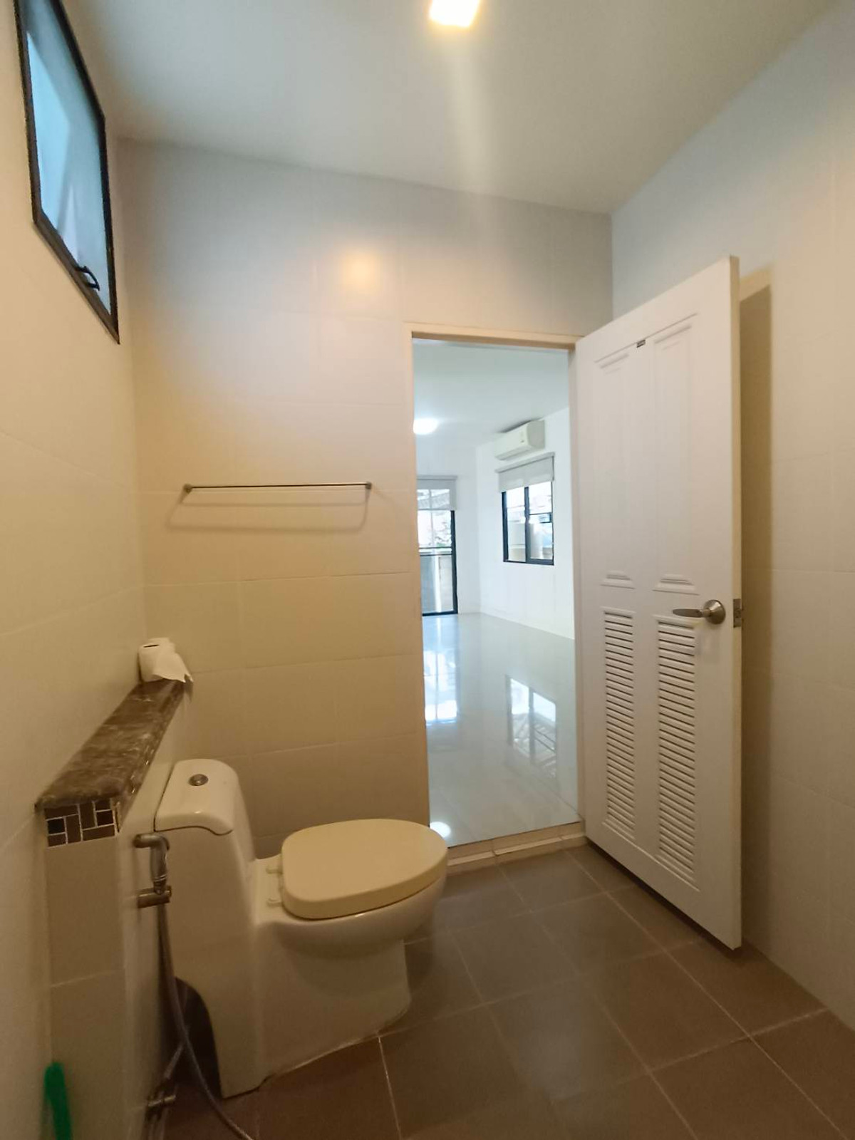 ขายบ้านนวมินทร์ รามอินทรา : ขายถูก  บ้านเดี่ยว 2 ชั้น หมู่บ้านพร้อมพัฒน์ ไพร์ม   หลังมุม หันหน้าทิศเหนือ ใกล้ซาฟารีเวิลด์ 