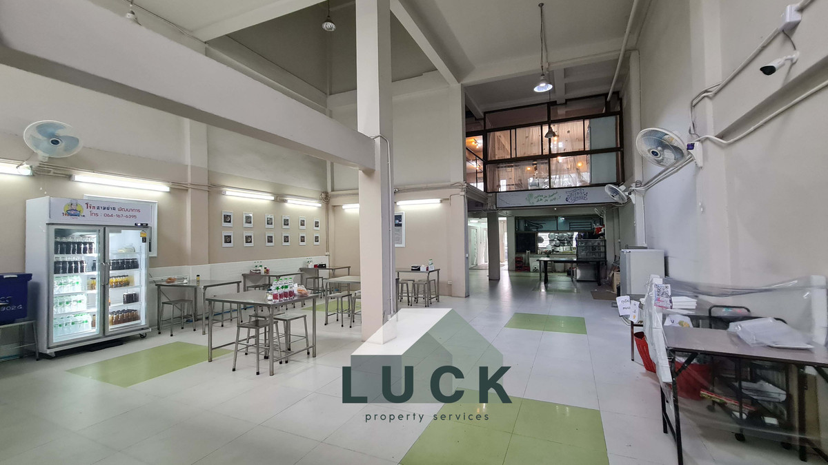 ขายอาคารพาณิชย์พัฒนาการ ศรีนครินทร์ : LUCK ขาย🏠อาคารพาณิชย์ 2 คูหา ติดถนนพัฒนาการ 