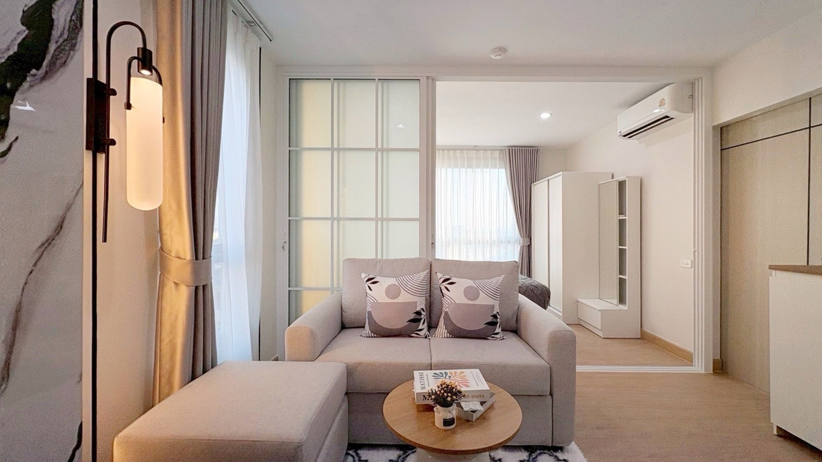 For SaleCondoKasetsart, Ratchayothin : <<DoubleU Lat Phrao-Wang Hin>> Complete, all in one place, close to 2 BTS lines, HomePro, Chandrakasem University. Fully furnished, ready to move in.