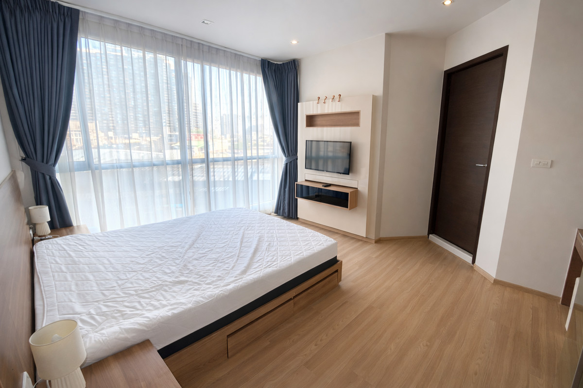 ขายคอนโดสาทร นราธิวาส : Rhythm Sathorn / 1 Bedroom (SALE WITH TENENT), ริธึ่ม สาทร / 1 ห้องนอน (ขายพร้อมผู้เช่า) PT031