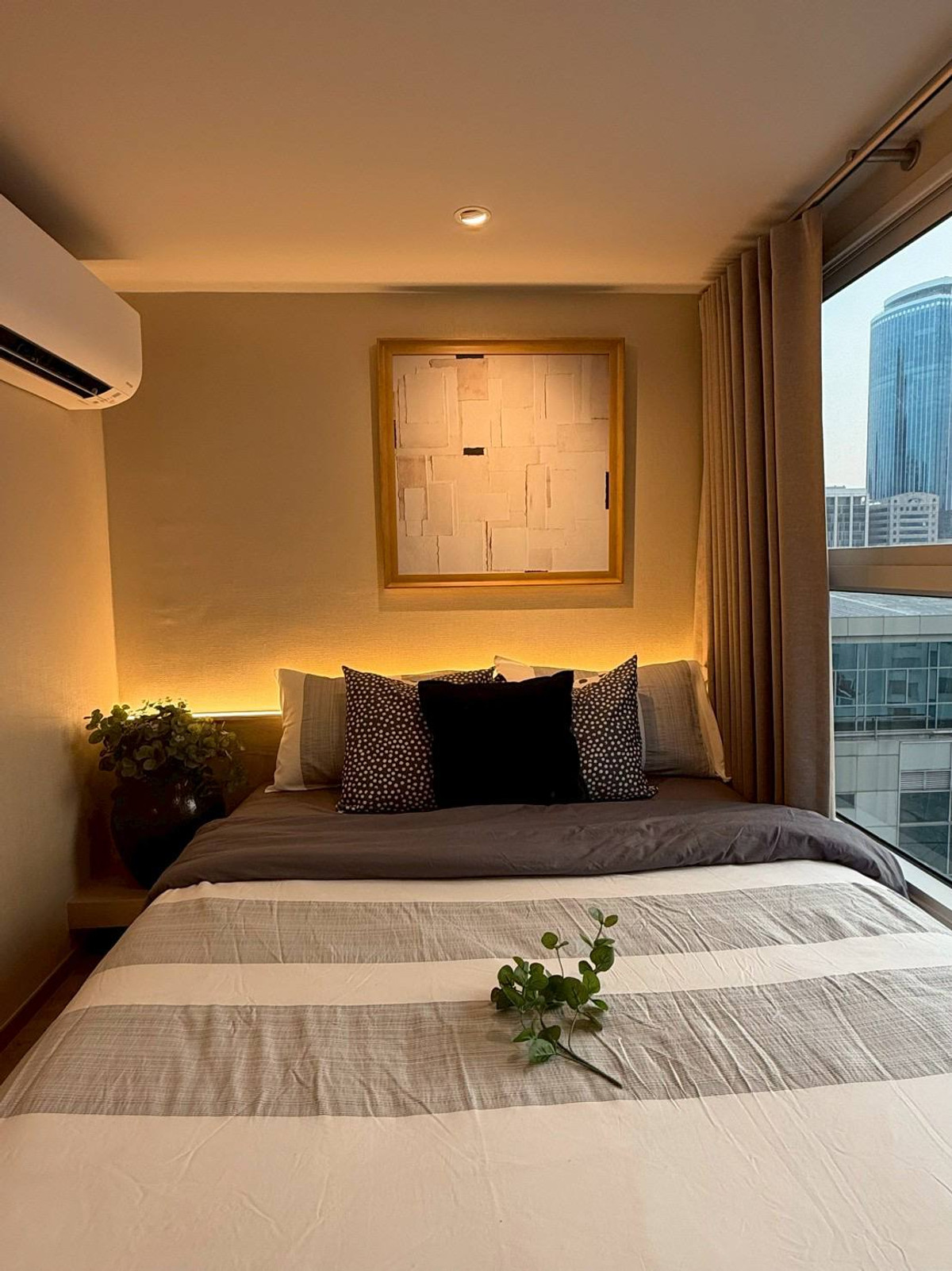 For RentCondoSiam Paragon ,Chulalongkorn,Samyan : Culture Chula【𝐑𝐄𝐍𝐓】🔥Smart space planning: Perfectly separate your relaxation area from your work area!🔥 Contact Line ID: @hacondo