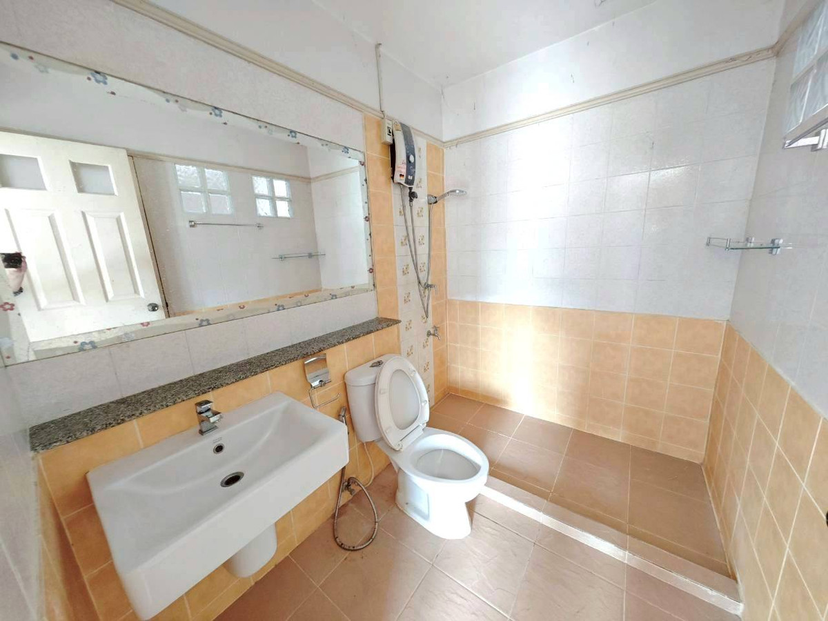 For SaleTownhomeRattanathibet, Sanambinna : 🏡✨ Urgent sale, 3-story townhome, newly renovated, ready to move in.