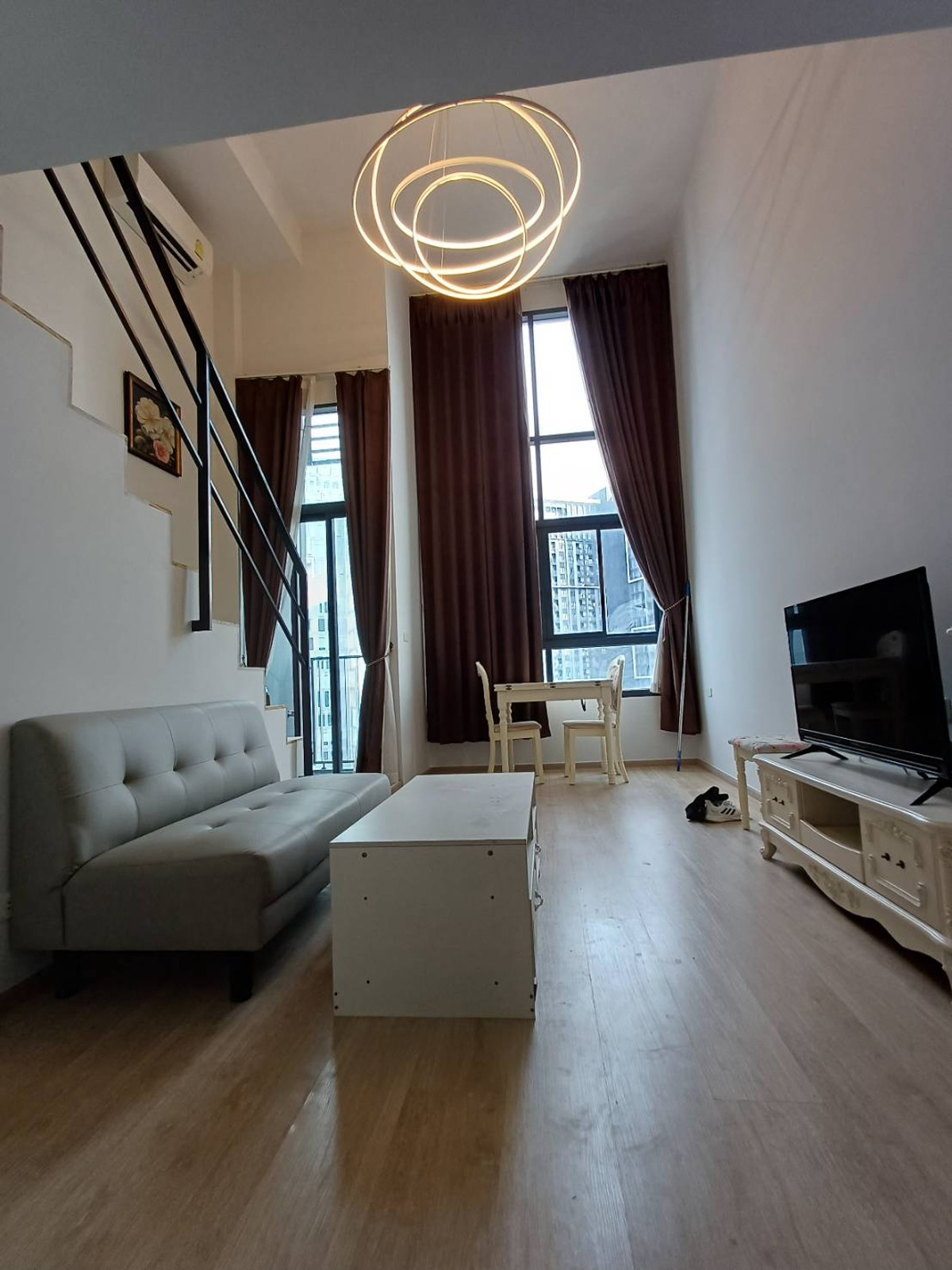 ให้เช่าคอนโดพระราม 9 เพชรบุรีตัดใหม่ RCA : For RENT at Ideo New Rama 9 : ไอดีโอ พระราม 9-ตัดใหม่   🔥 ห้องแบบ Duplex (2 ชั้น) ขนาดพื้นที่ 34 ตร.ม. ชั้น 24 