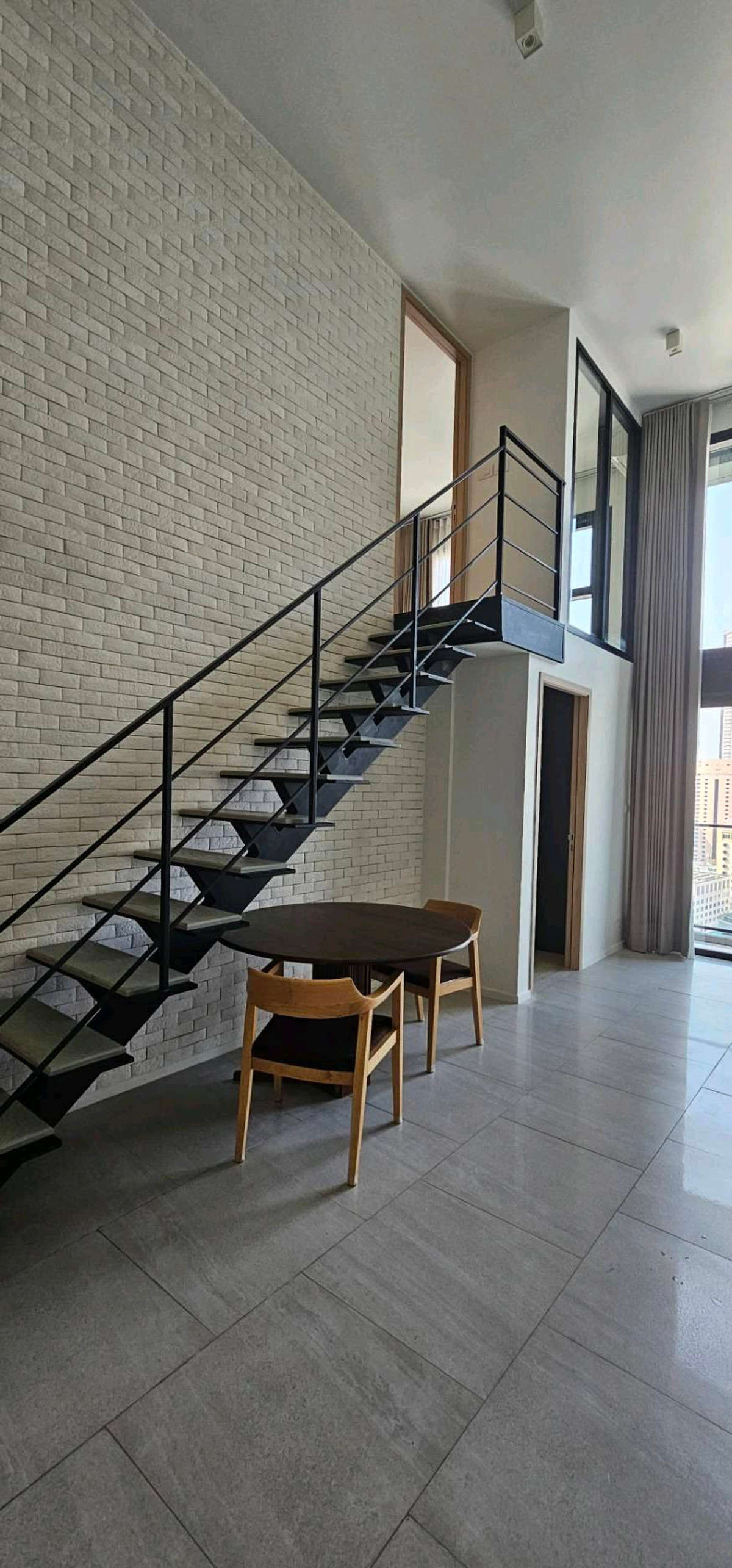 ขายคอนโดสีลม ศาลาแดง บางรัก : The Lofts Silom / 2 Bedrooms (FOR SALE), เดอะ ลอฟท์ สีลม / 2 ห้องนอน (ขาย) PT074