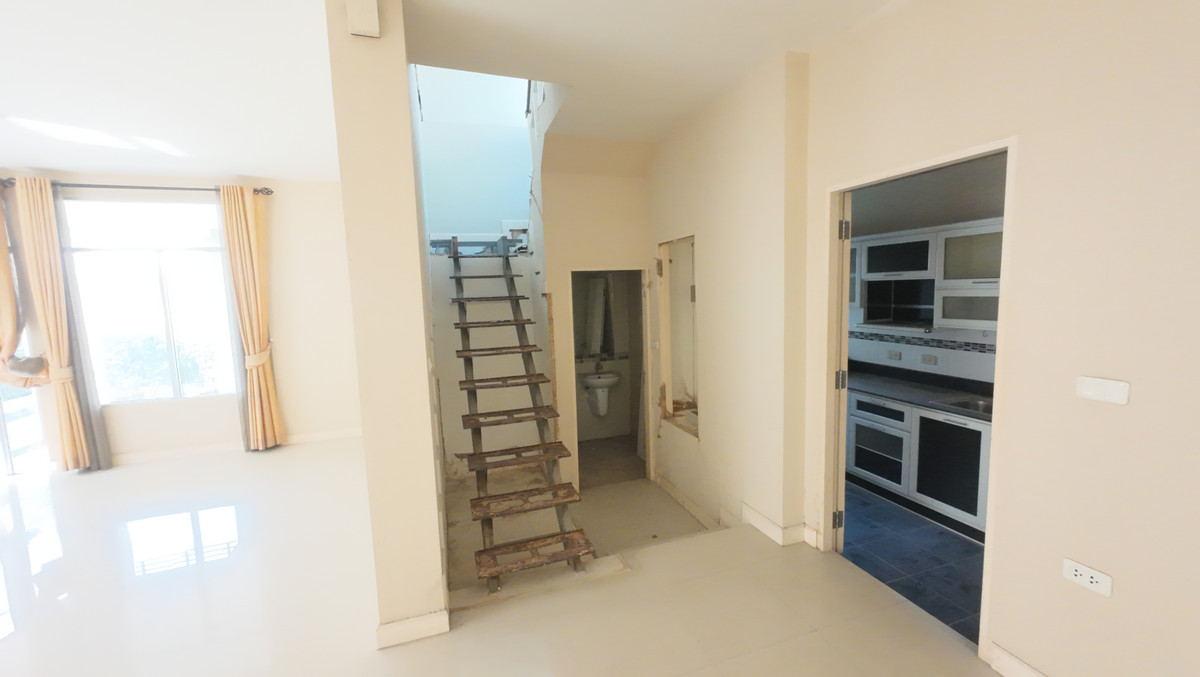 For SaleMin Buri, Romklao : Semi-detached house with detached house feel, Prompat Priva, lots of space, 144 sq m., project main line. Answering the needs of starting families