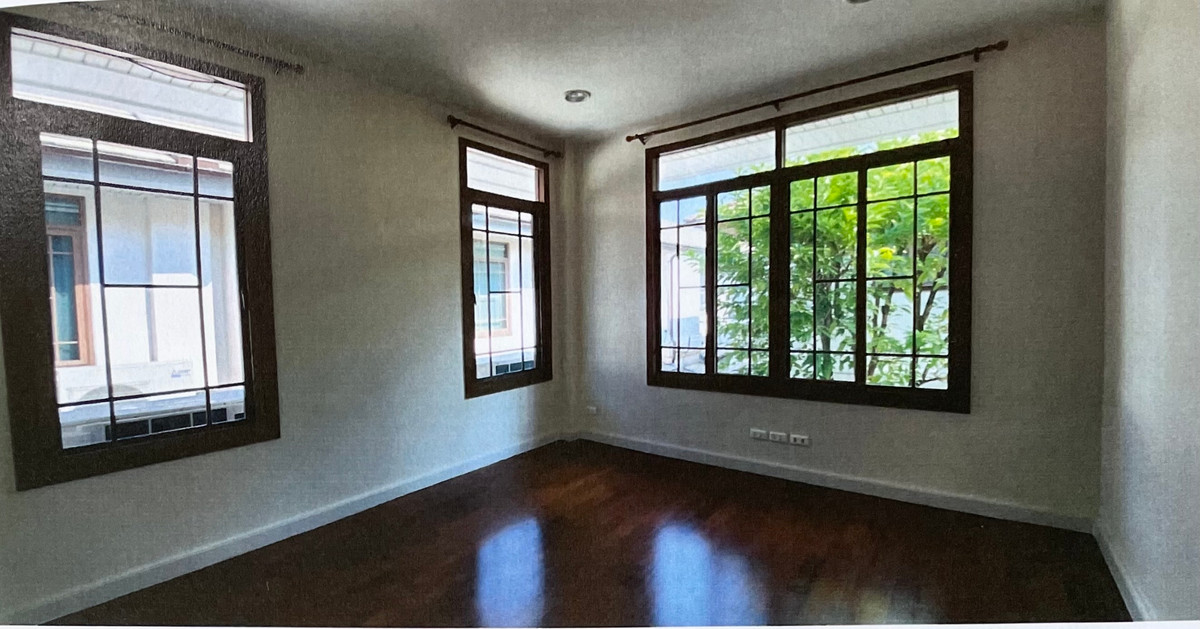 For RentHousePattanakan, Srinakarin : Luxury House For RENT : Narasiri Pattanakan - Srinakarin only 20 minute to Thonglor, 5 bedrooms