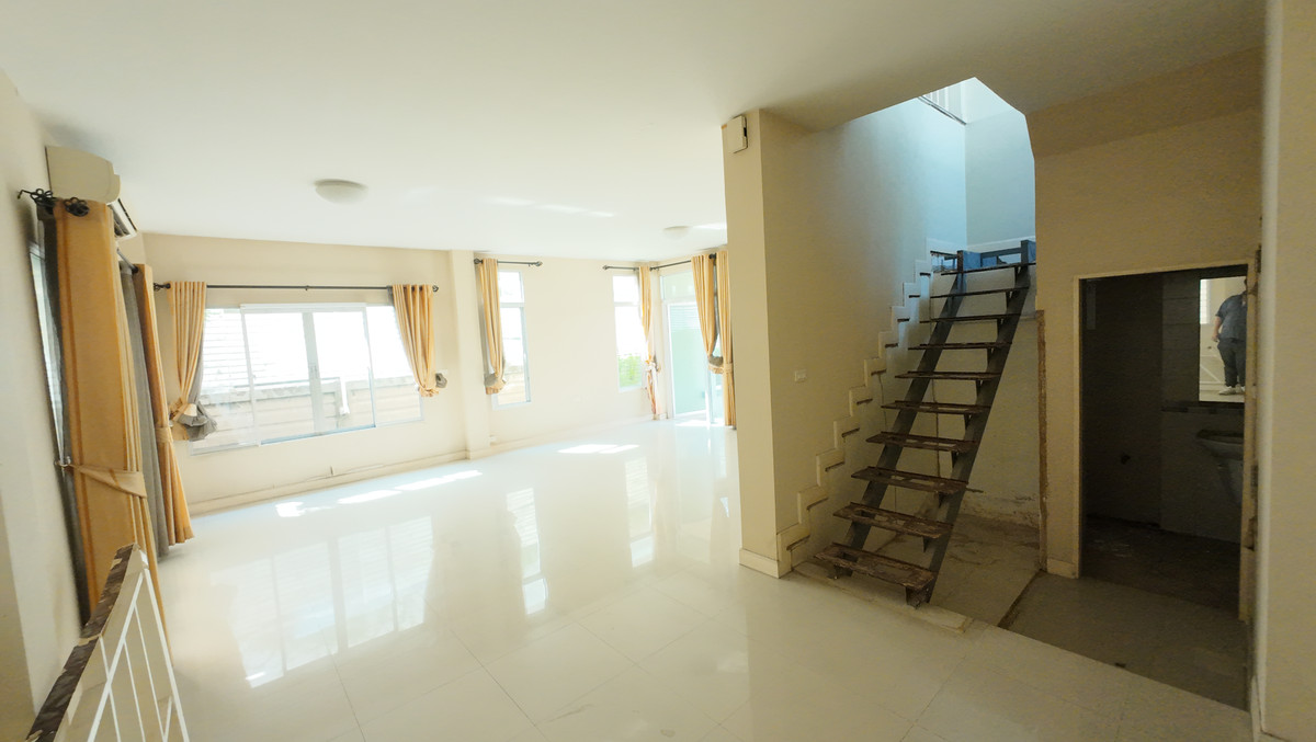 For SaleMin Buri, Romklao : Semi-detached house with detached house feel, Prompat Priva, lots of space, 144 sq m., project main line. Answering the needs of starting families