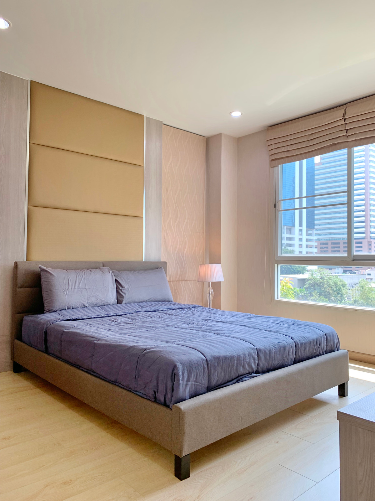 ให้เช่าคอนโดสุขุมวิท อโศก ทองหล่อ : ให้เช่า 2 ห้องนอน ชั้น 6 เดอะ แบงค็อก สุขุมวิท 61 ใกล้ BTS เอกมัย  