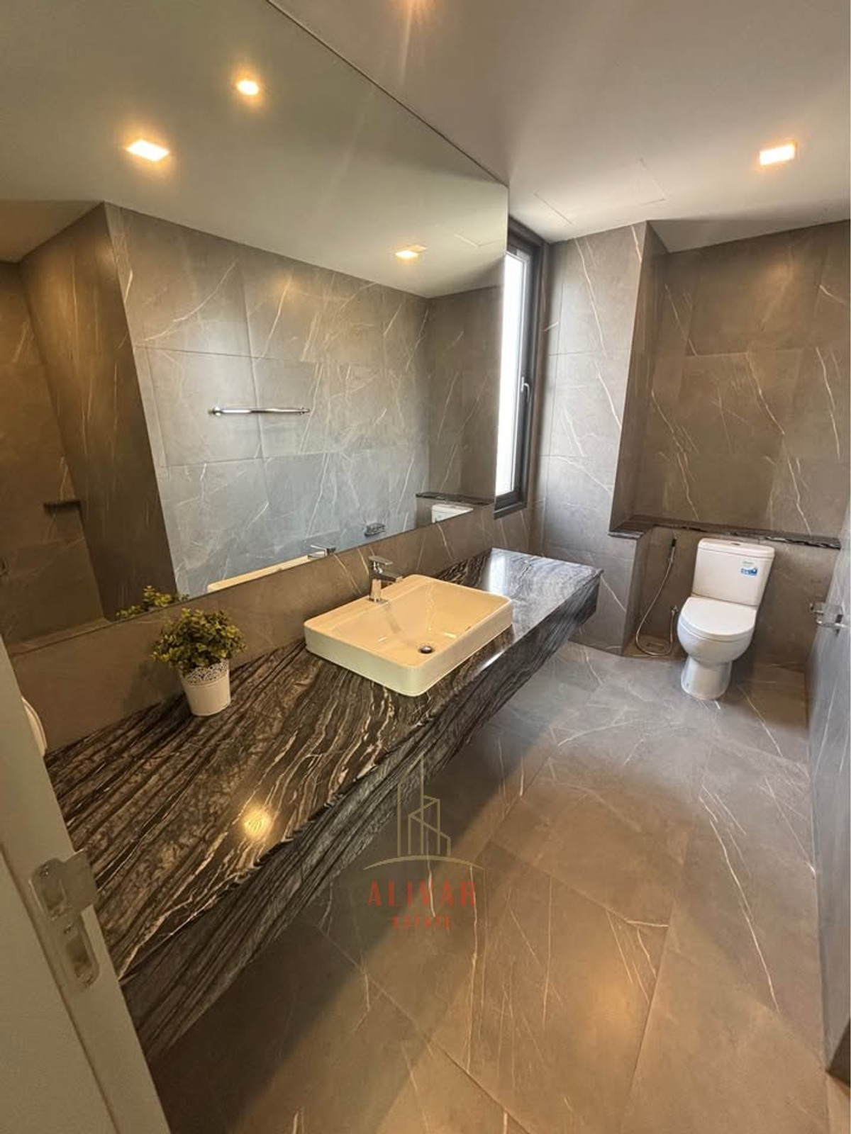 Home OfficeOnnut, Udomsuk : RH023726 for sale/rent, home office, 3.5 floors, 4 bedrooms, with private elevator at MYST Onnut-Srinakarin, near MRT Yellow Line, Sri Nut Station, only 450 m.