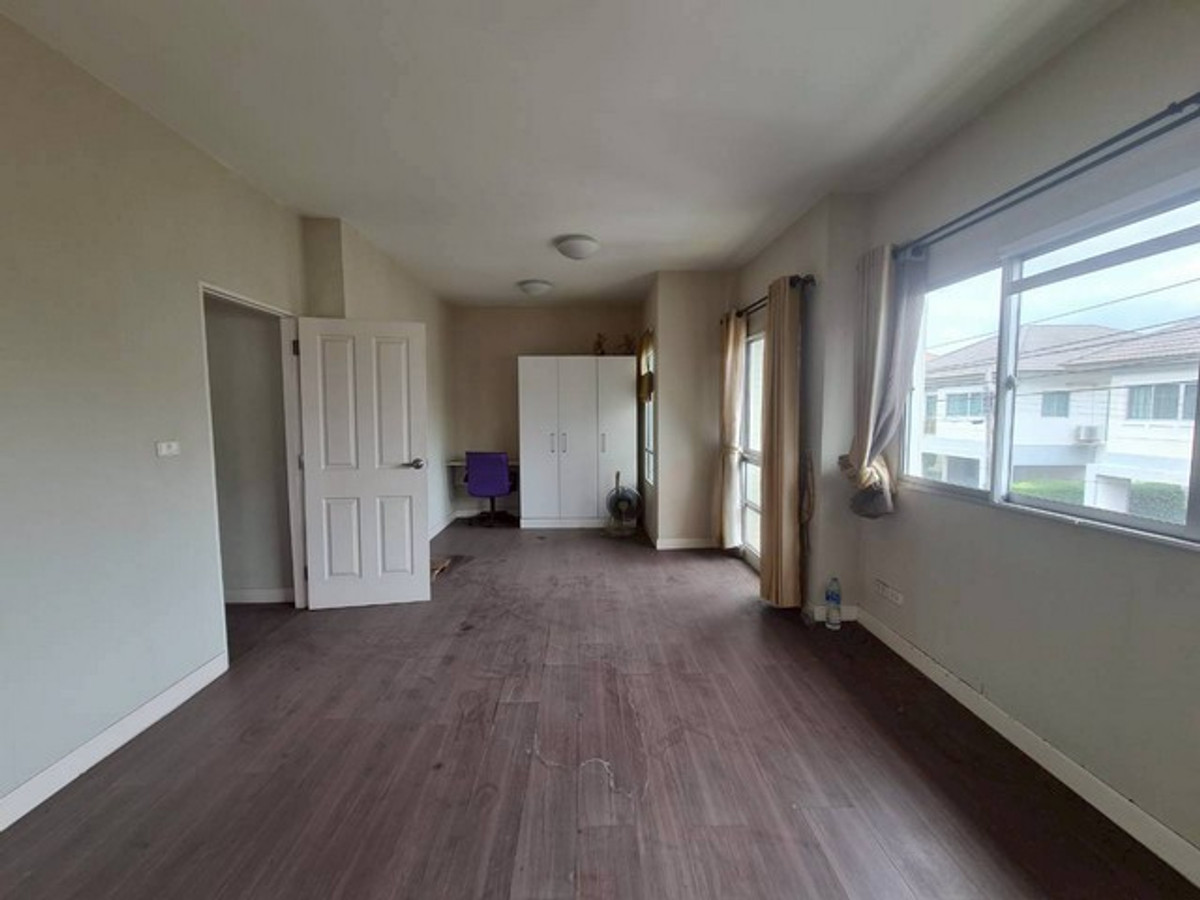 For SaleMin Buri, Romklao : Semi-detached house with detached house feel, Prompat Priva, lots of space, 144 sq m., project main line. Answering the needs of starting families