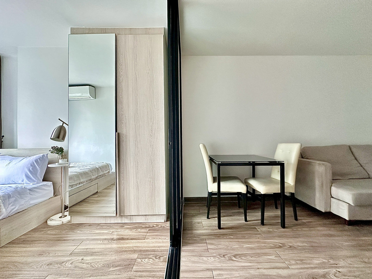 For RentCondoRatchadapisek, Huaikwang, Suttisan : Low-rise condo with a beautiful unit, comfortable to live in, and a peaceful atmosphere